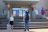 награждение одних из победителей он-лайн квиз-игры «На дороге в безопасности»!